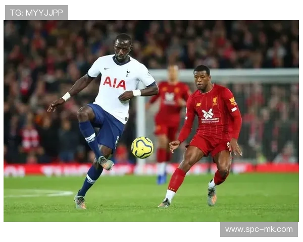 阿科-亚当斯第89分钟倒地铲射扳平比分 阿科-亚当斯第89分钟倒地铲射扳平比分